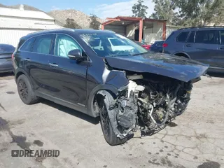 2018 Kia Sorento LX V6 with VIN 5XYPGDA5XJG404284, listed as a IAAI auction lot 41682070 with 120,411 mi miles. Bid and sale history available at carsss.com. Image 1.