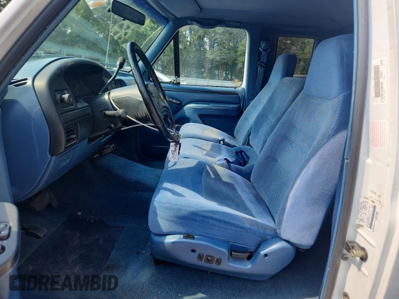 1997 Ford F-250 с VIN 1FTHX25F1VED01393, выставлен на аукционе Copart как лот 61215175 с пробегом 176 801 миль миль и Списание • Salvage title. История ставок и продаж доступна на DreamBid. Изображение 7.