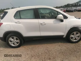 2019 Chevrolet Trax LS with VIN 3GNCJKSB4KL388884, listed as a IAAI auction lot 39924065 with 67,454 mi miles. Bid and sale history available at carsss.com. Image 14.