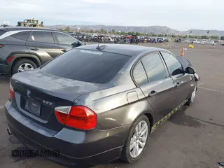 2006 BMW 3 Series 325i with VIN WBAVB135X6KX48911, listed as a IAAI auction lot 40922943 with 199,683 mi miles and . Bid and sale history available at carsss.com. Image 4.