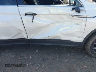 2023 Volkswagen Tiguan SE z VIN 3VVNB7AX9PM121316, wystawiony jako IAAI lot #42138562 z przebiegiem 19 118 mil mil oraz . Historia ofert i sprzedaży dostępna na DreamBid. Obrazek 6.