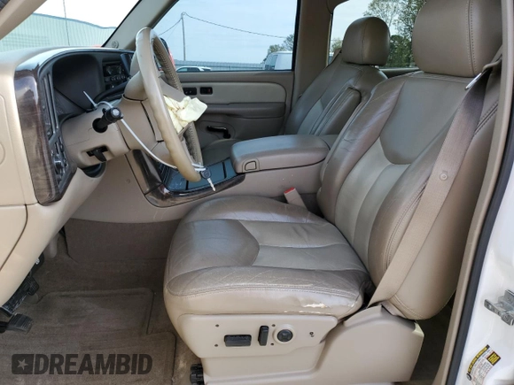 2005 GMC Sierra Denali z VIN 2GTEK63N051284302, wystawiony jako Copart lot #88031695 z przebiegiem 150 006 mil mil oraz Szkody całkowita. Historia ofert i sprzedaży dostępna na DreamBid. Obrazek 7.