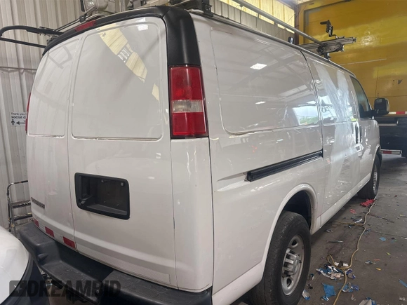 2017 Chevrolet Express Cargo z VIN 1GCWGAFF7H1248369, wystawiony jako IAAI lot #42844628 z przebiegiem 173 570 mil mil oraz . Historia ofert i sprzedaży dostępna na DreamBid. Obrazek 26.