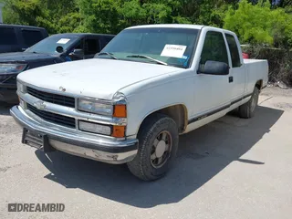 1997 Chevrolet C/K 1500 with VIN 1GCEC19R0VE225713, listed as a IAAI auction lot 41990404 with 408,387 mi miles. Bid and sale history available at carsss.com. Image 2.