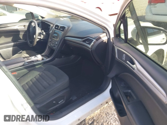 2019 Ford Fusion SE with VIN 3FA6P0LU6KR152166, listed as a IAAI auction lot 42086365 with 158,557 mi miles and . Bid and sale history available at DreamBid. Image 5.