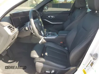 2023 BMW 3 Series 330i z VIN 3MW69FF02P8D08357, wystawiony jako Copart lot #57848895 z przebiegiem 9 923 mil mil oraz Szkoda całkowita • Salvage title. Historia ofert i sprzedaży dostępna na DreamBid. Obrazek 7.