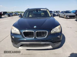 2013 BMW X1 xDrive28i with VIN WBAVL1C56DVR88434, listed as a Copart auction lot 52126925 with 136,187 mi miles and Salvage Title. Bid and sale history available at carsss.com. Image 5.