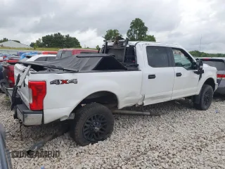 2017 Ford F-250 Lariat z VIN 1FT7W2B65HED68909, wystawiony jako Copart lot #58394015 z przebiegiem 205 452 mil mil oraz Czysty tytuł • Clean title. Historia ofert i sprzedaży dostępna na DreamBid. Obrazek 3.
