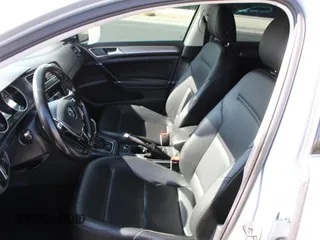 2017 Volkswagen Golf S z VIN 3VWH17AU0HM519775, wystawiony jako Copart lot #55654345 z przebiegiem 98 935 mil mil oraz Szkoda całkowita • Salvage title. Historia ofert i sprzedaży dostępna na DreamBid. Obrazek 9.