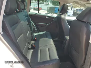 2012 Volkswagen Tiguan SE z VIN WVGAV7AX5CW546378, wystawiony jako Copart lot #58186695 z przebiegiem 67 483 mil mil oraz Szkoda całkowita • Salvage title. Historia ofert i sprzedaży dostępna na DreamBid. Obrazek 11.