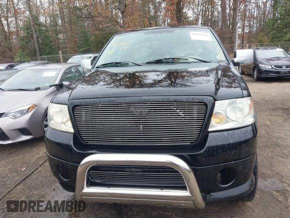 2004 Ford F-150 XLT with VIN 1FTPW14524FA04174, listed as a IAAI auction lot 40864660 with 218,100 mi miles. Bid and sale history available at carsss.com. Image 13.