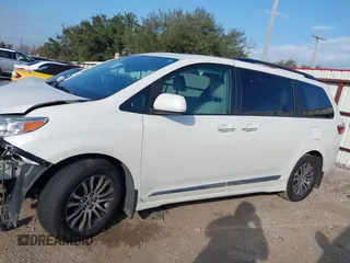 2018 Toyota Sienna XLE Auto Access Seat with VIN 5TDYZ3DC0JS902001, listed as a IAAI auction lot 41197210 with 99,018 mi miles. Bid and sale history available at carsss.com. Image 15.