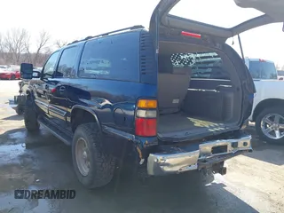 2005 GMC Yukon XL SLT with VIN 3GKGK26G35G191865, listed as a IAAI auction lot 41773994 with 211,199 mi miles. Bid and sale history available at carsss.com. Image 3.