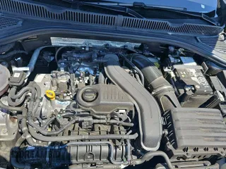 2024 Volkswagen Jetta S z VIN 3VW5M7BUXRM054755, wystawiony jako IAAI lot #42808965 z przebiegiem 23 995 mil mil oraz . Historia ofert i sprzedaży dostępna na DreamBid. Obrazek 16.