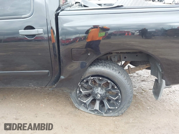2011 Nissan Titan SL с VIN 1N6AA0EC5BN315853, выставлен на аукционе IAAI как лот 42340624 с пробегом 162 074 миль миль и . История ставок и продаж доступна на DreamBid. Изображение 19.