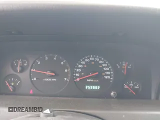 2000 Jeep Grand Cherokee Laredo with VIN 1J4G258S0YC182928, listed as a IAAI auction lot 42113376 with 259,882 mi miles and . Bid and sale history available at DreamBid. Image 7.