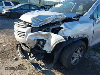 2015 Chevrolet Trax LT with VIN 3GNCJRSB6FL256031, listed as a IAAI auction lot 41995499 with 110,931 mi miles. Bid and sale history available at carsss.com. Image 6.