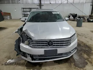 2018 Volkswagen Passat SE with VIN 1VWBA7A3XJC051218, listed as a Copart auction lot 42161495 with 86,219 mi miles and Salvage title. Bid and sale history available at DreamBid. Image 5.