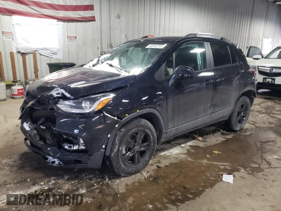 2021 Chevrolet Trax LT z VIN KL7CJPSM8MB364807, wystawiony jako Copart lot #44815215 z przebiegiem 19 669 mil mil oraz Szkoda całkowita • Salvage title. Historia ofert i sprzedaży dostępna na DreamBid. Obrazek 1.