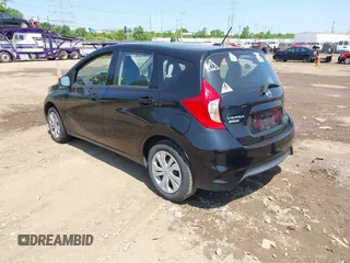 2017 Nissan Note S Plus z VIN 3N1CE2CPXHL359831, wystawiony jako IAAI lot #42395526 z przebiegiem 82 236 mil mil oraz . Historia ofert i sprzedaży dostępna na DreamBid. Obrazek 3.
