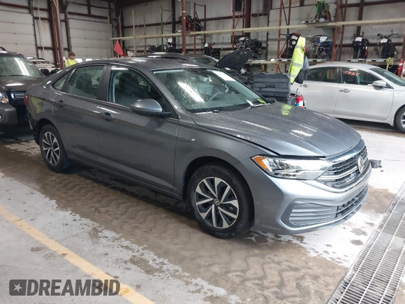 2024 Volkswagen Jetta S with VIN 3VW5M7BU2RM039540, listed as a IAAI auction lot 42422981 with 17,568 mi miles and . Bid and sale history available at DreamBid. Image 1.