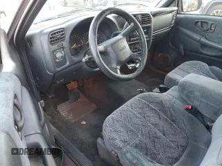 2000 GMC Sonoma SLS w/1SF Pkg with VIN 1GTCS1955Y8226155, listed as a Copart auction lot 83220424 with 87,604 mi miles and Salvage Title. Bid and sale history available at carsss.com. Image 8.
