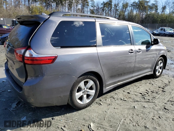 2018 Toyota Sienna LE Auto Access Seat with VIN 5TDKZ3DC8JS915102, listed as a Copart auction lot 44903865 with 112,098 mi miles and Clean Title. Bid and sale history available at carsss.com. Image 3.