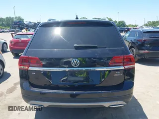 2018 Volkswagen Atlas SE с VIN 1V2KR2CA4JC519792, выставлен на аукционе IAAI как лот 42663715 с пробегом 124 682 миль миль и . История ставок и продаж доступна на DreamBid. Изображение 16.