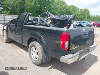 2006 Nissan Frontier SE z VIN 1N6AD06U36C440429, wystawiony jako IAAI lot #42265012 z przebiegiem Nie podano mil oraz . Historia ofert i sprzedaży dostępna na DreamBid. Obrazek 3.