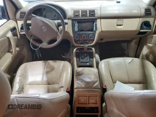 2004 Mercedes-Benz M-Class 3.5L with VIN 4JGAB57E64A492798, listed as a Copart auction lot 71420194 with 236,949 mi miles and Clean Title. Bid and sale history available at carsss.com. Image 8.