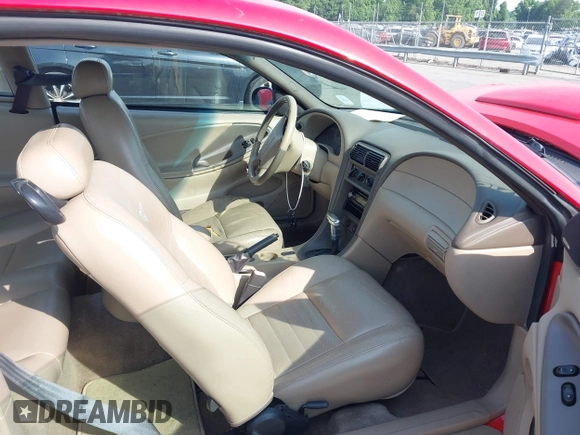 2002 Ford Mustang GT Deluxe z VIN 1FAFP42X32F161388, wystawiony jako IAAI lot #42271266 z przebiegiem 140 821 mil mil oraz . Historia ofert i sprzedaży dostępna na DreamBid. Obrazek 5.