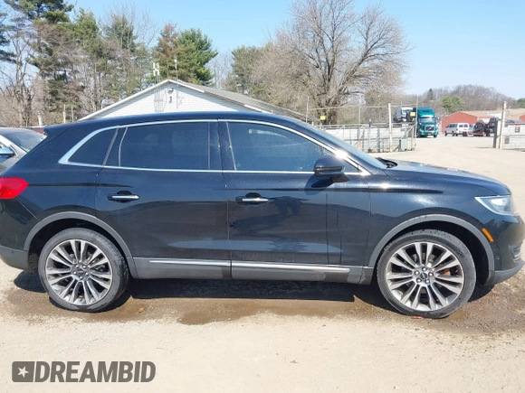 2017 Lincoln MKX Reserve z VIN 2LMPJ8LP2HBL25990, wystawiony jako IAAI lot #41780043 z przebiegiem 121 883 mil mil oraz . Historia ofert i sprzedaży dostępna na DreamBid. Obrazek 13.