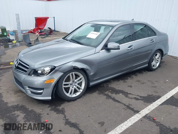 2014 Mercedes-Benz C with VIN WDDGF8AB5ER318166, listed as a IAAI auction lot 41911146 with 115,691 mi miles. Bid and sale history available at carsss.com. Image 17.
