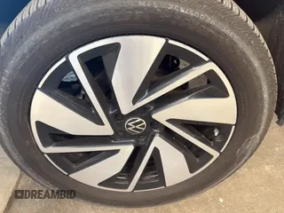 2024 Volkswagen Atlas SE с VIN 1V2HR2CA2RC553977, выставлен на аукционе IAAI как лот 42731405 с пробегом 24 692 миль миль и . История ставок и продаж доступна на DreamBid. Изображение 24.