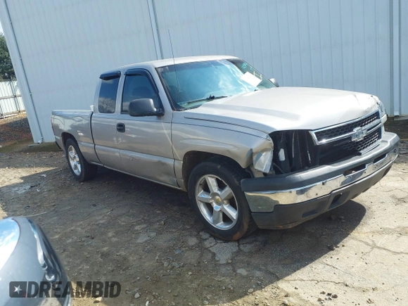 2006 Chevrolet Silverado 1500 Work Truck with VIN 1GCEC19X26Z245101, listed as a IAAI auction lot 41524361 with 189,845 mi miles. Bid and sale history available at carsss.com. Image 1.
