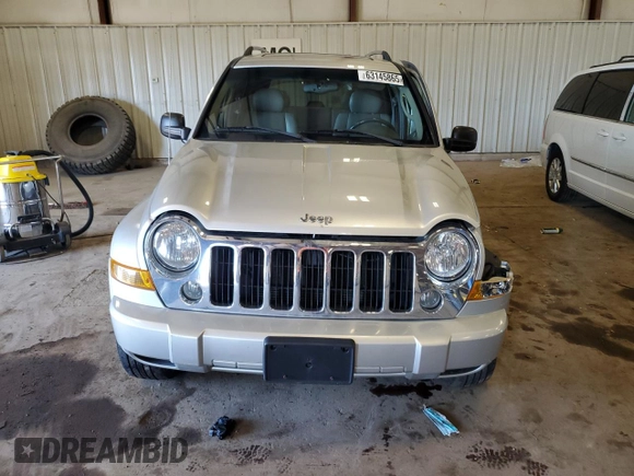 2005 Jeep Liberty Limited z VIN 1J8GL58K95W726350, wystawiony jako Copart lot #63145865 z przebiegiem 98 269 mil mil oraz Czysty tytuł • Clean title. Historia ofert i sprzedaży dostępna na DreamBid. Obrazek 5.