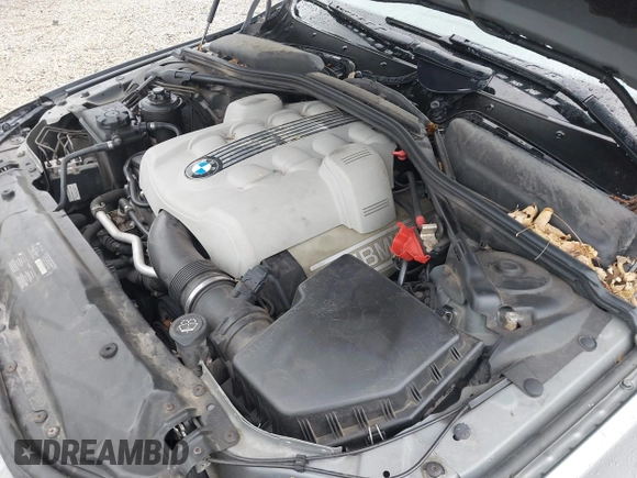 2005 BMW 5 Series 545i with VIN WBANB33555B089128, listed as a IAAI auction lot 42157702 with 206,362 mi miles and . Bid and sale history available at carsss.com. Image 10.