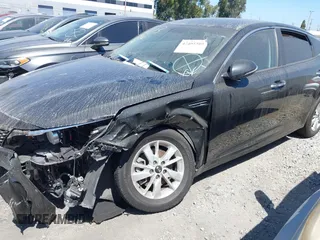 2017 Kia Optima LX z VIN KNAGT4L33H5156094, wystawiony jako IAAI lot #42405505 z przebiegiem 111 622 mil mil oraz . Historia ofert i sprzedaży dostępna na DreamBid. Obrazek 19.