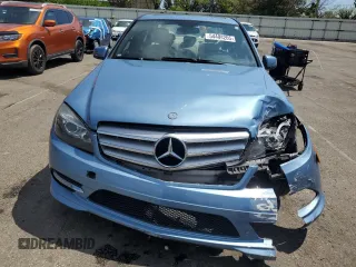 2011 Mercedes-Benz C 300 Sport z VIN WDDGF8BB1BR145367, wystawiony jako Copart lot #54408205 z przebiegiem 111 867 mil mil oraz Szkody całkowita. Historia ofert i sprzedaży dostępna na DreamBid. Obrazek 5.