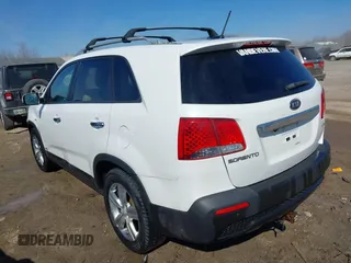 2013 Kia Sorento EX with VIN 5XYKUDA26DG411648, listed as a IAAI auction lot 41878842 with 87,631 mi miles. Bid and sale history available at carsss.com. Image 3.