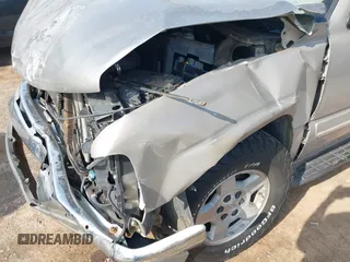 2004 Chevrolet Tahoe LT with VIN 1GNEC13Z34R294550, listed as a IAAI auction lot 42330212 with 298,283 mi miles and . Bid and sale history available at DreamBid. Image 6.