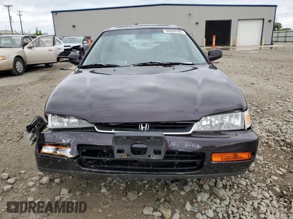 1997 Honda Accord Special Edition z VIN 1HGCD5607VA271467, wystawiony jako Copart lot #60099185 z przebiegiem 132 729 mil mil oraz Nie do naprawy • Non repairable. Historia ofert i sprzedaży dostępna na DreamBid. Obrazek 5.