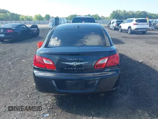 2010 Chrysler Sebring Limited z VIN 1C3CC5FB9AN158839, wystawiony jako IAAI lot #42206044 z przebiegiem 143 458 mil mil oraz . Historia ofert i sprzedaży dostępna na DreamBid. Obrazek 16.