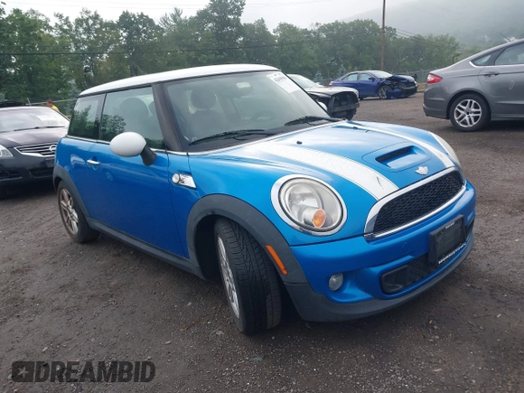 2011 MINI Hardtop S with VIN WMWSV3C52BTY13289, listed as a IAAI auction lot 42648086 with Not provided miles and . Bid and sale history available at DreamBid. Image 1.