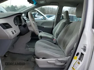 2013 Toyota Sienna L с VIN 5TDZK3DC6DS315122, выставлен на аукционе Copart как лот 47453125 с пробегом 161 106 миль миль и На запчасти • Non repairable. История ставок и продаж доступна на DreamBid. Изображение 7.