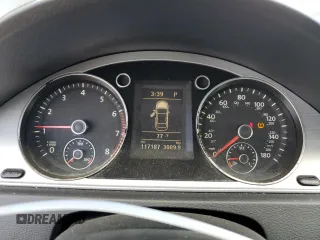 2014 Volkswagen CC R-Line with VIN WVWBN7AN8EE530773, listed as a Copart auction lot 63283844 with 117,187 mi miles and Salvage Title. Bid and sale history available at carsss.com. Image 9.