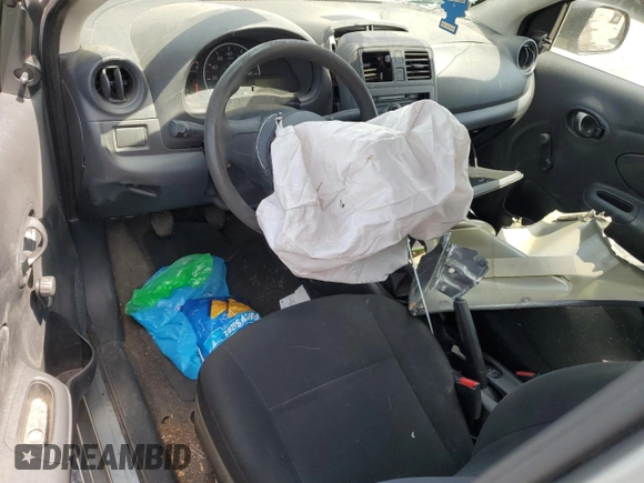 2014 Nissan Versa S with VIN 3N1CN7AP5EL864820, listed as a Copart auction lot 53992555 with 0 mi miles and Salvage Title. Bid and sale history available at carsss.com. Image 8.
