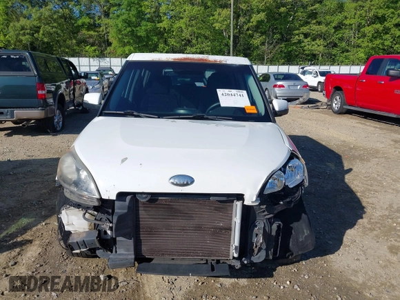2013 Kia Soul + z VIN KNDJT2A69D7555715, wystawiony jako IAAI lot #42044741 z przebiegiem 127 326 mil mil oraz . Historia ofert i sprzedaży dostępna na DreamBid. Obrazek 12.