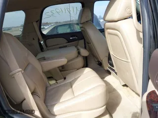 2008 GMC Yukon Denali with VIN 1GKEC63858J174335, listed as a IAAI auction lot 41911932 with 257,965 mi miles. Bid and sale history available at carsss.com. Image 8.