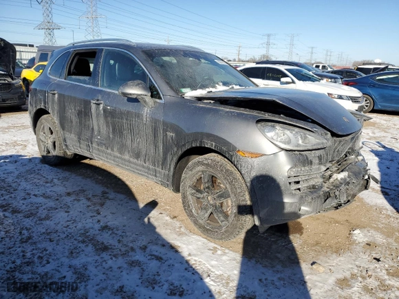 2013 Porsche Cayenne Diesel with VIN WP1AF2A28DLA33880, listed as a Copart auction lot 88075105 with 121,384 mi miles and Salvage Title. Bid and sale history available at carsss.com. Image 4.